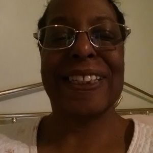 Meet your Posher, Renee